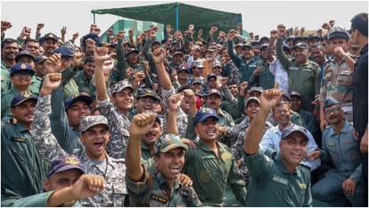 Operation Sindoor: Prime Minister Modi reached Adampur Airbase, met the soldiers