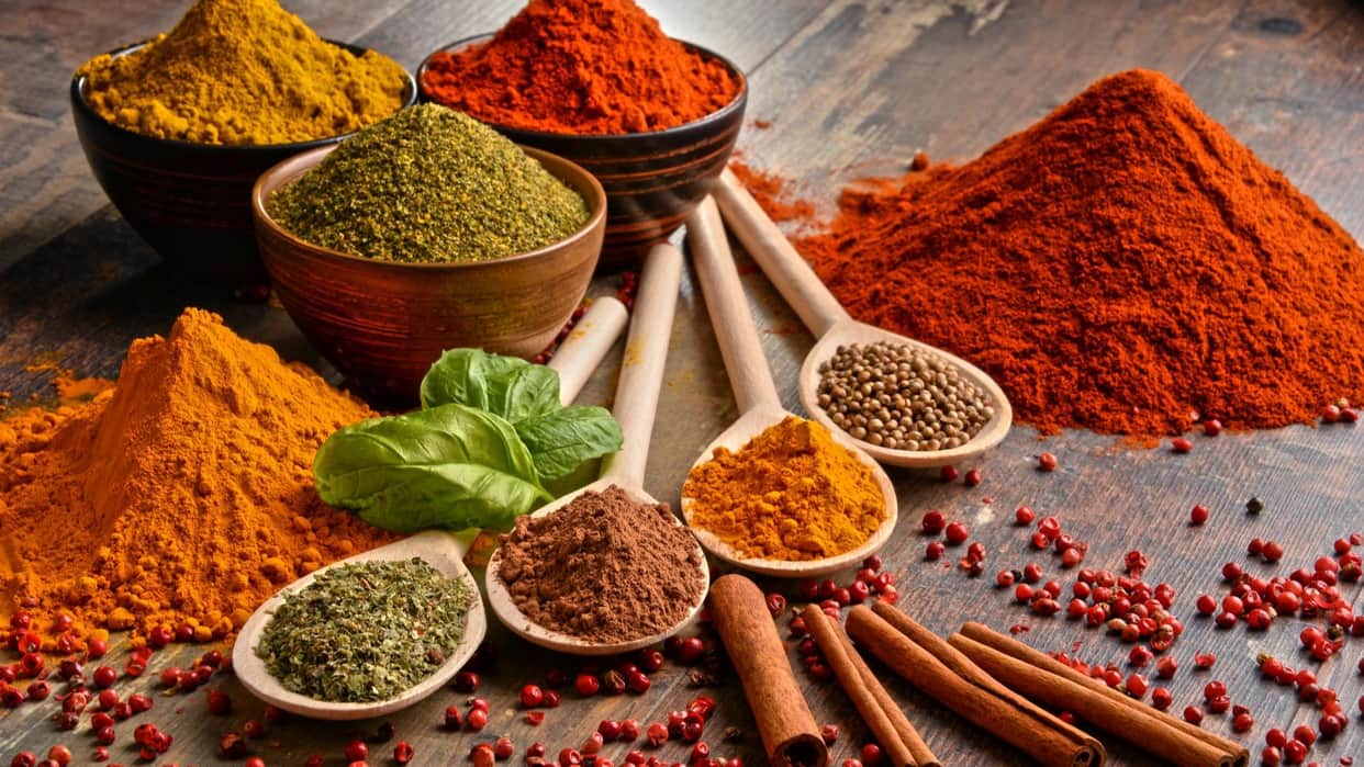 Saffron Most Expensive Spice in World Price will leave you stunned kesar itna mehnga kyu hai jaane karan