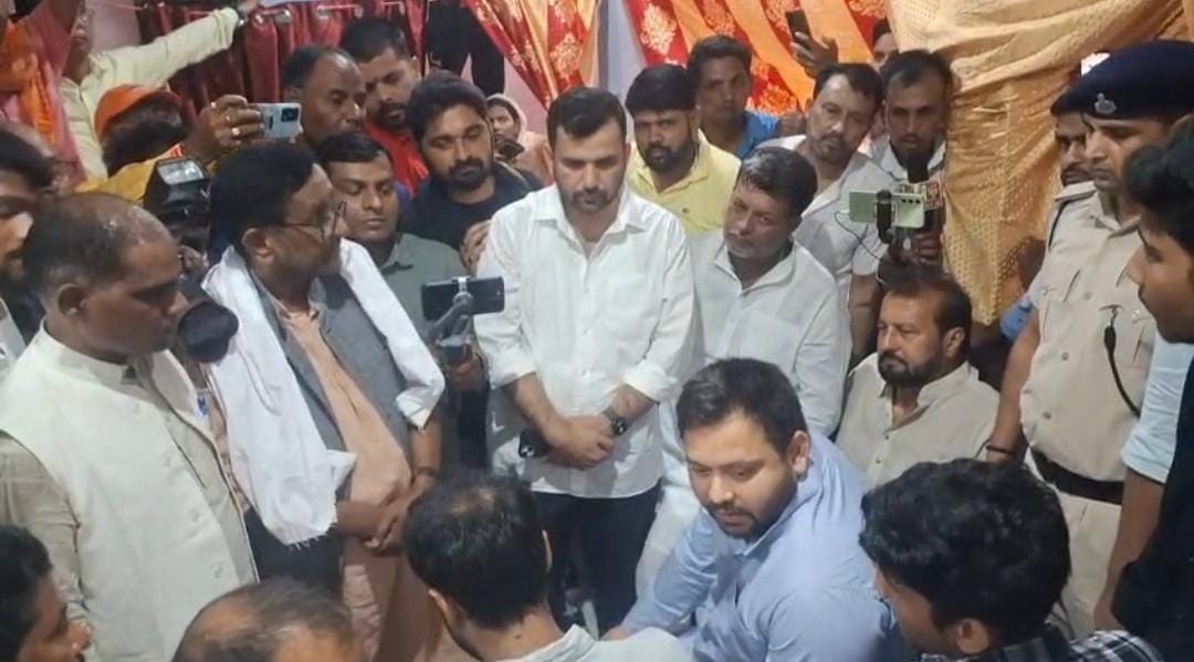 Bihar: Leader of Opposition Tejashwi Yadav meets the family of the martyr mohd imtiyaz