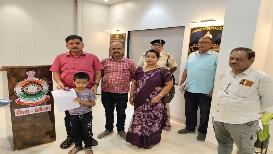Alok Verma became a child constable at the age of seven SSP handed over compassionate appointment letter after