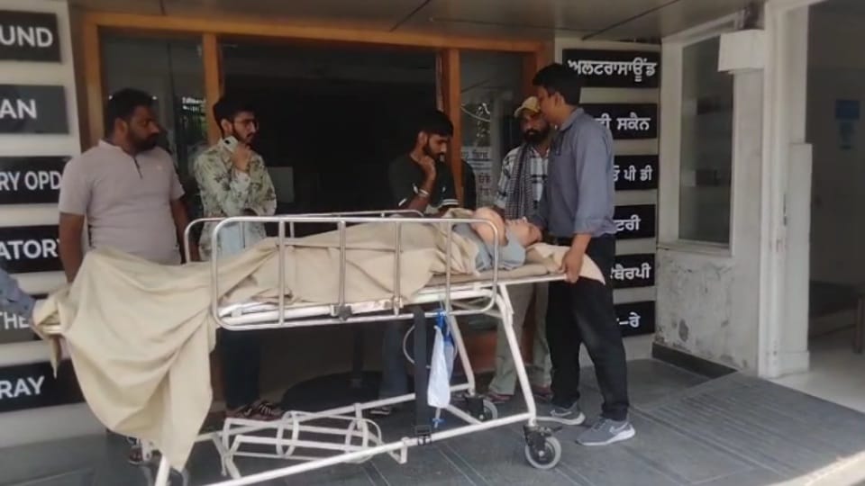 Firing on Dera Baba Mannu Mahant in Firozepur