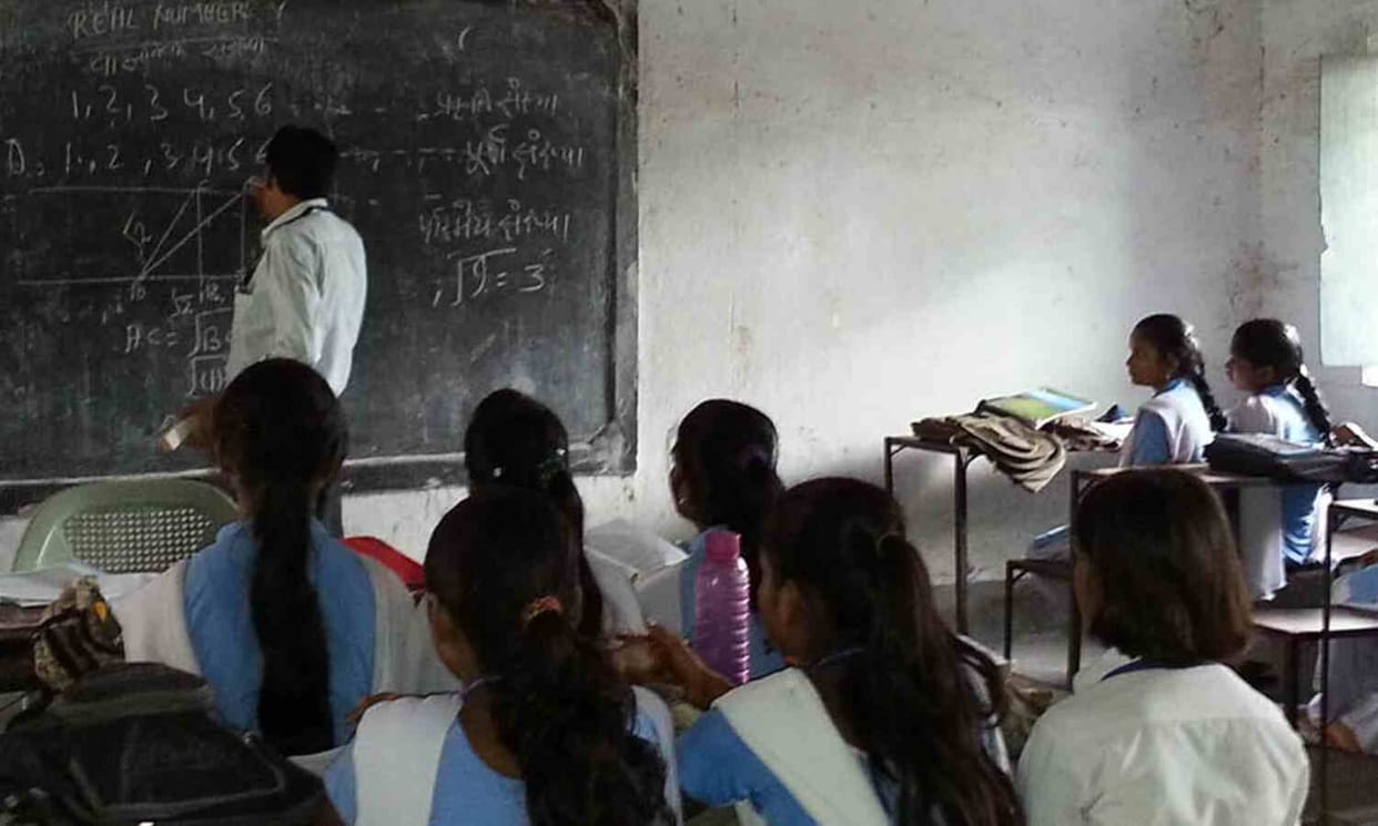 UP: Promotion of thousands of teachers stuck in the state due to this reason, teachers may take the path of ag