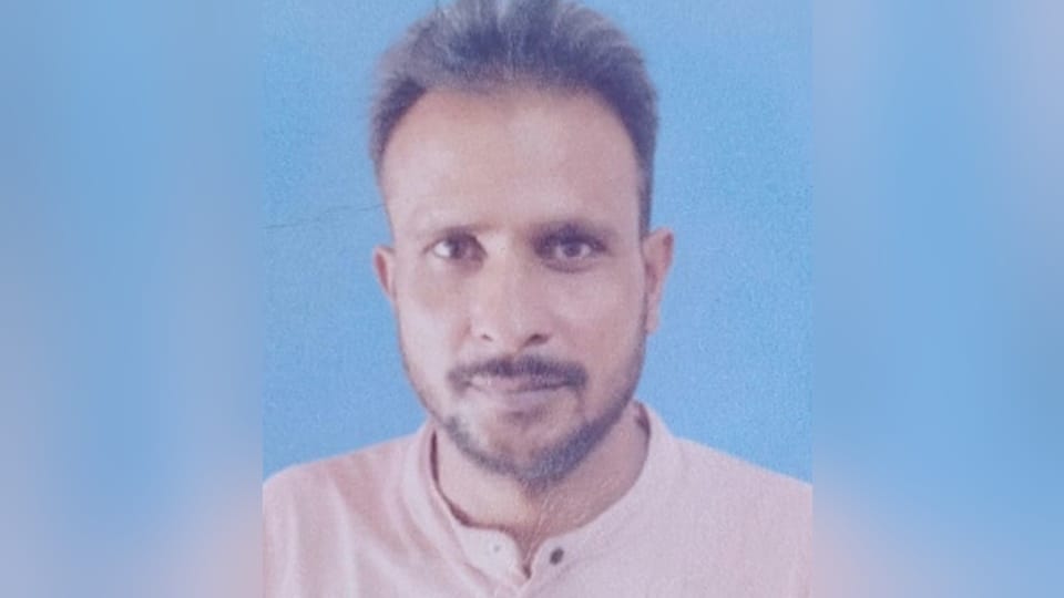 Shamli: Truck collides with tractor trolley, laborer dies after getting crushed under straw trolley