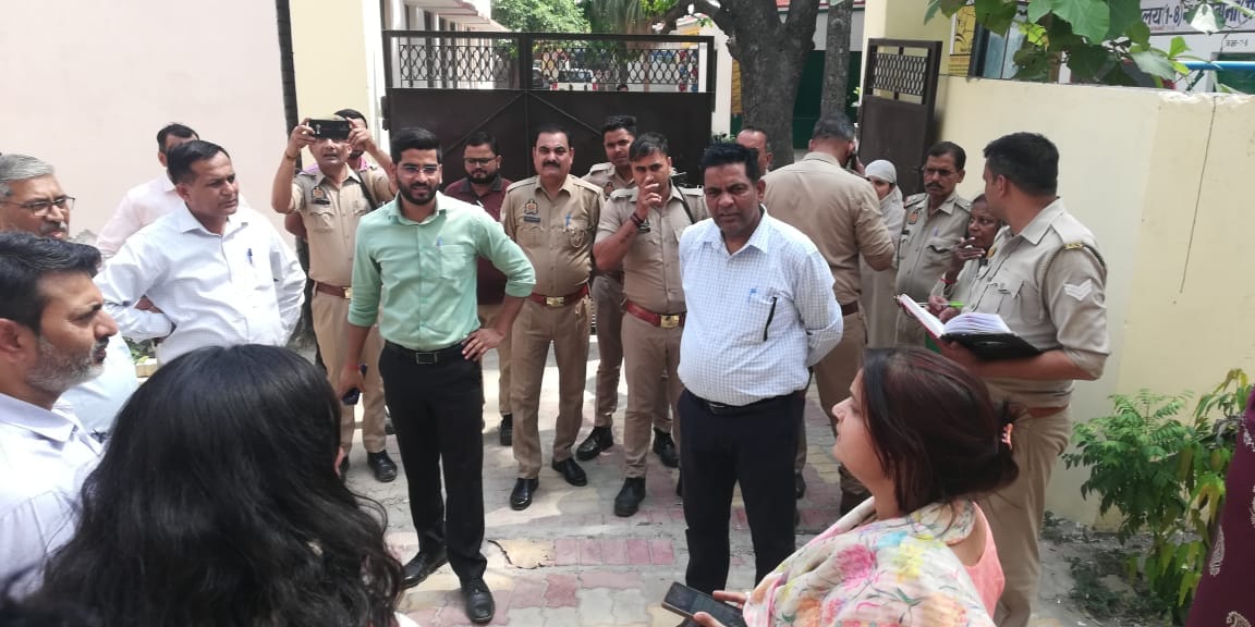 Mawana: A student of Kasturba Gandhi Vidyalaya jumped over the wall and left the school, and reached home safe