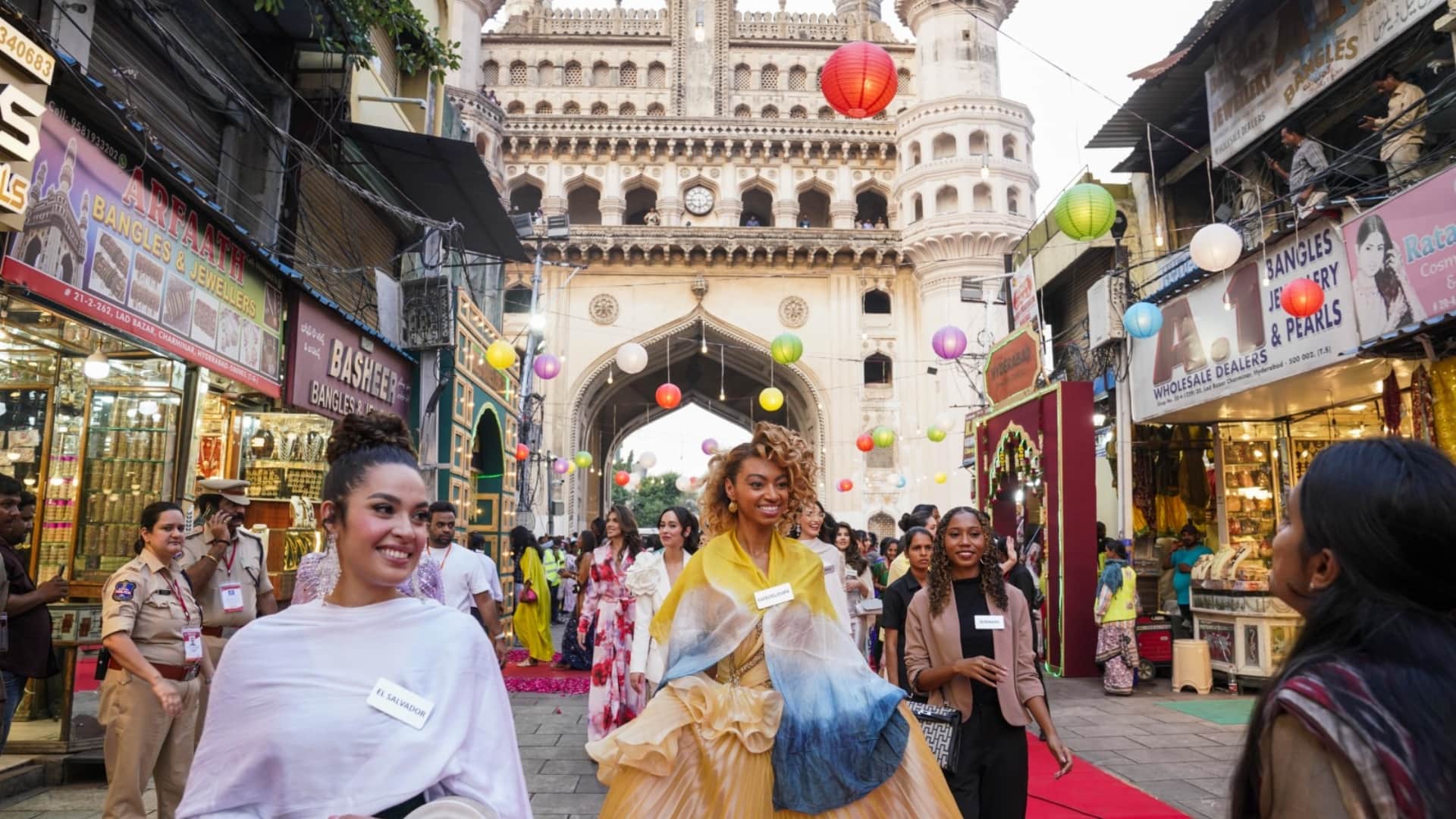 Miss World 2025 109 contestants of beauty pageant visit Charminar in Hyderabad, Visit Chudi Bazar