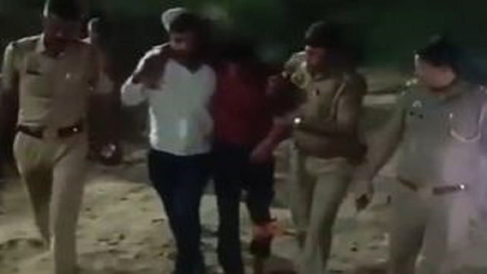 Encounter with the accused of raping a girl, sub inspector was also injured in the firing