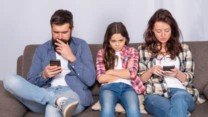 stop Scrolling on your phone in front children study says Parents screen time had a greater effect on children