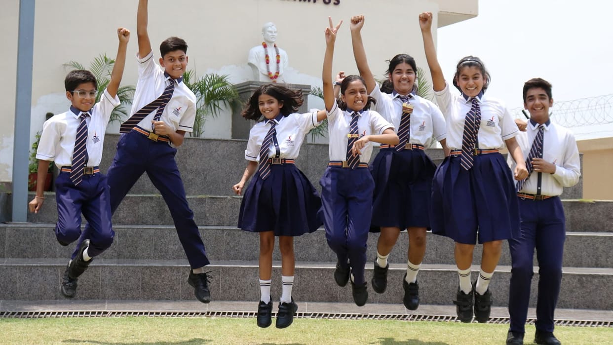 CBSE Result 2025 Varanasi Topper studied for six hours daily got 100 marks out of 100 in three subjects