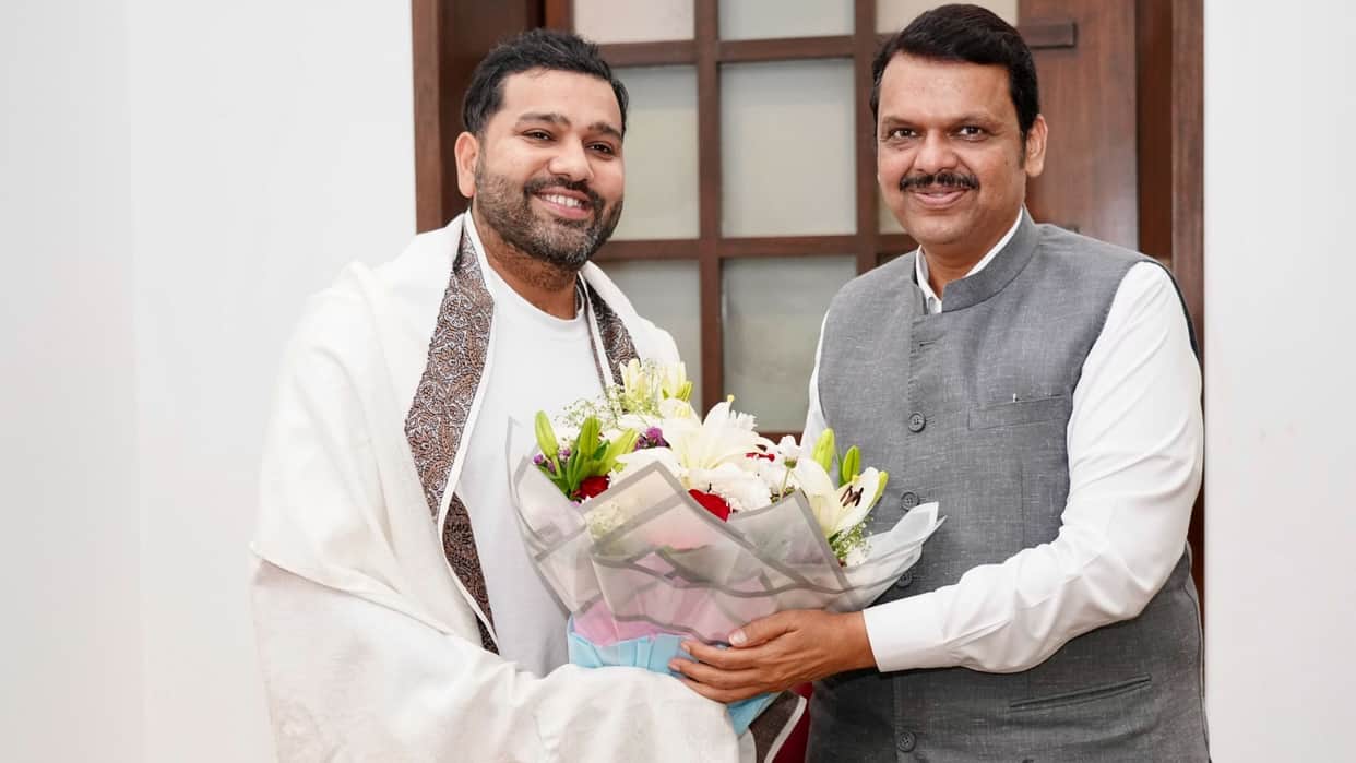 Maharashtra Chief Minister Devendra Fadnavis meet Rohit Sharma wishes him well after Test retirement