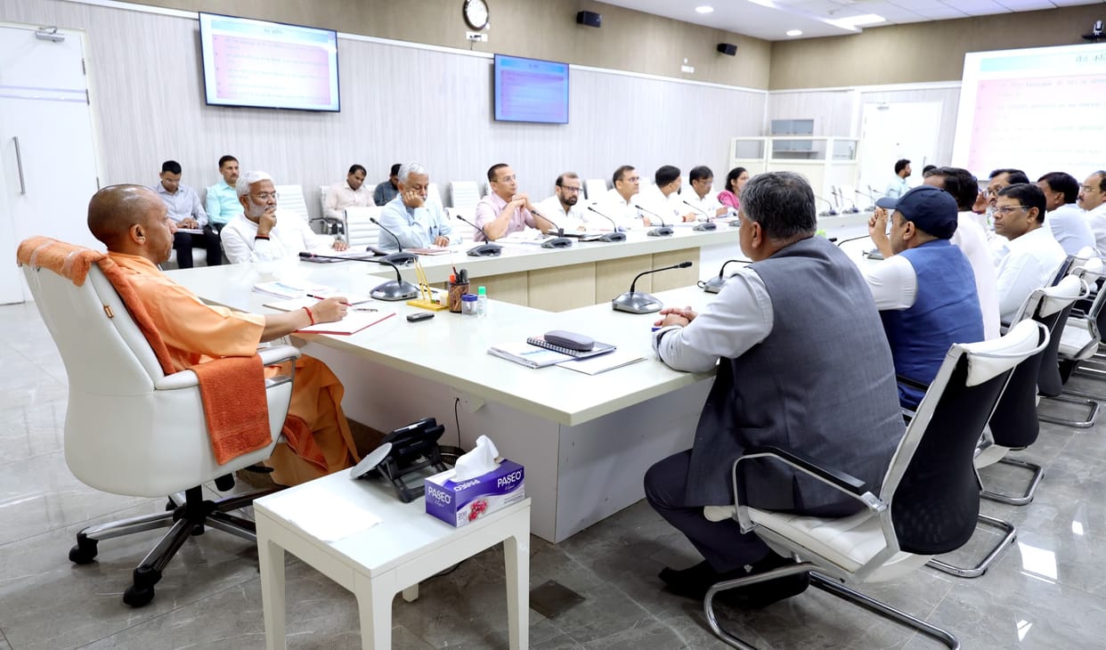 CM Yogi said: There should be uninterrupted water supply in summer, repair immediately where roads were dug fo