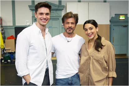 Shah Rukh Khan Reached London For The Event Of Musical Drama Come Fall In Love Based On DDLJ