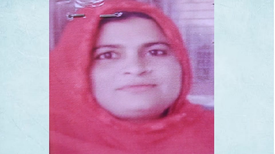 UP Crime News Man Killed Wife with Khurpi, Arrested by Police Know Details in Hindi