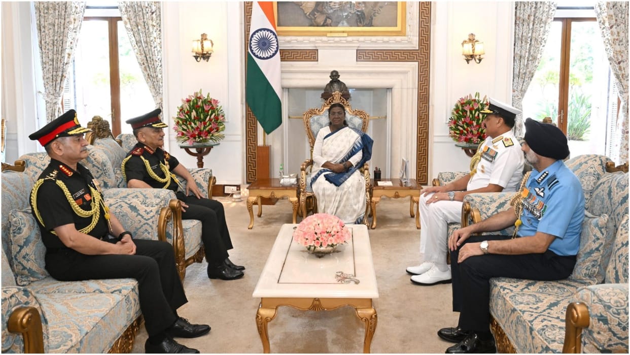 Army chiefs briefed the President on Operation Sindoor PM Modi held a meeting with CCS News In Hindi