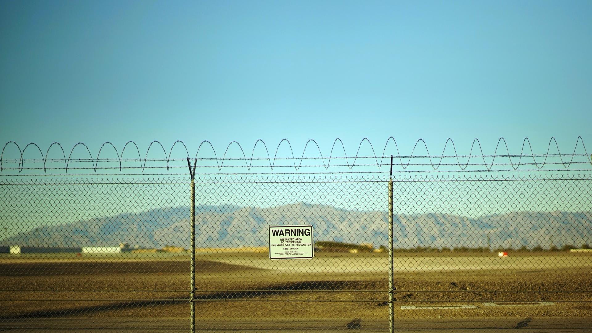 Barack Obama says aliens are real but rules out Area 51 conspiracy barack obama aliens statement