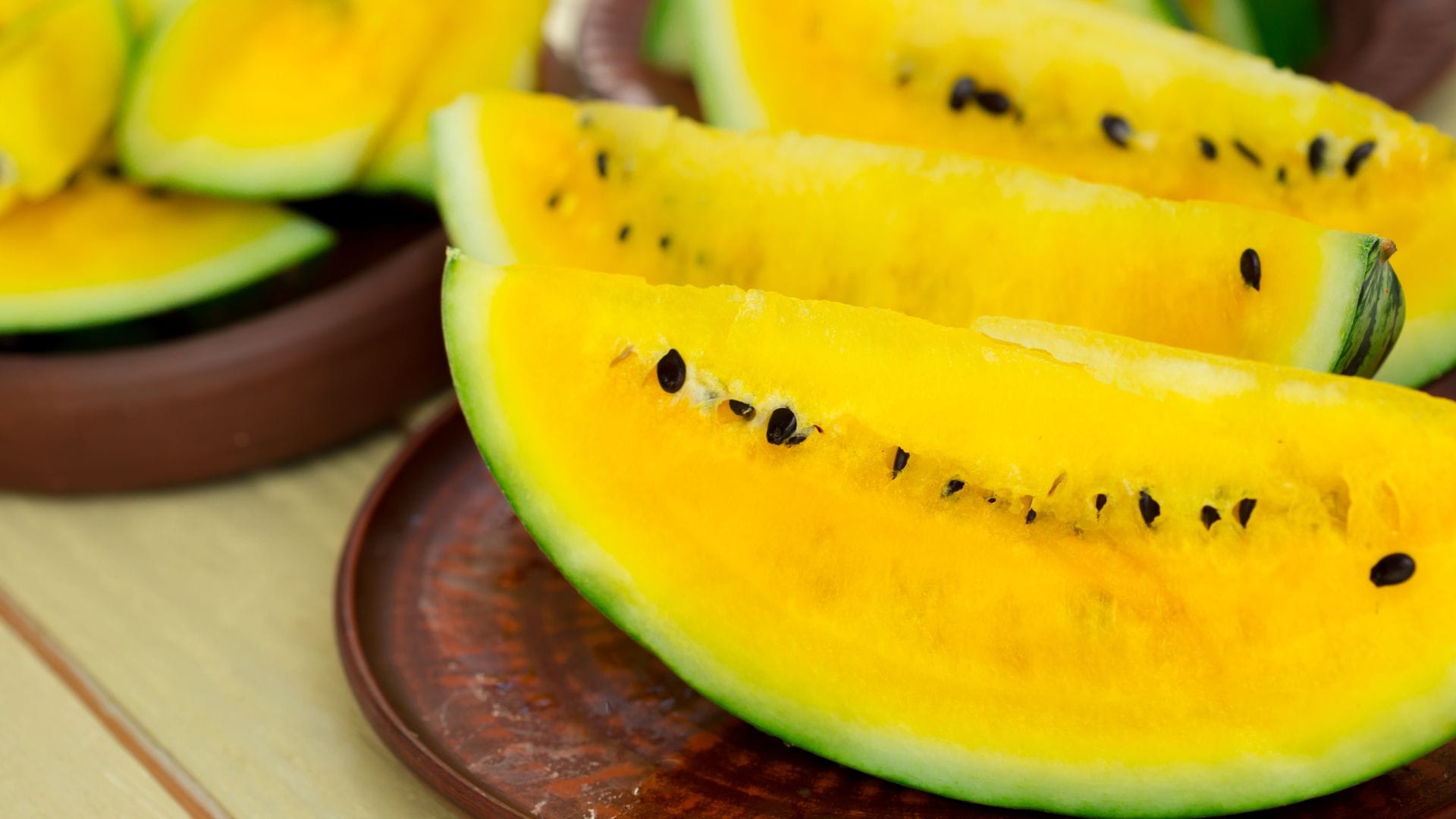 Which is more healthy red or yellow watermelon know in hindi pila tarbuj disprj