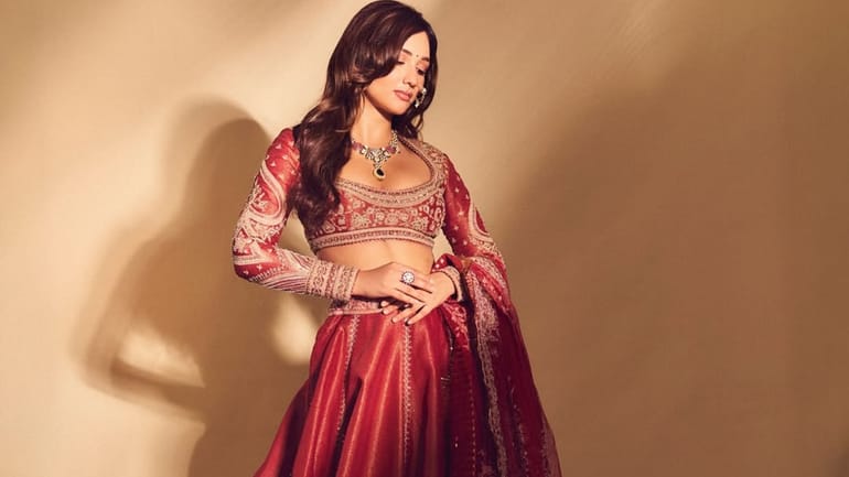 kesari veer actress Akanksha Sharma reveals personal experience of the film with suniel shetty on the set