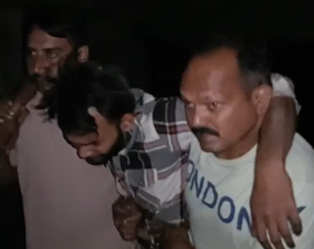Police caught theft accused in an encounter shot in leg