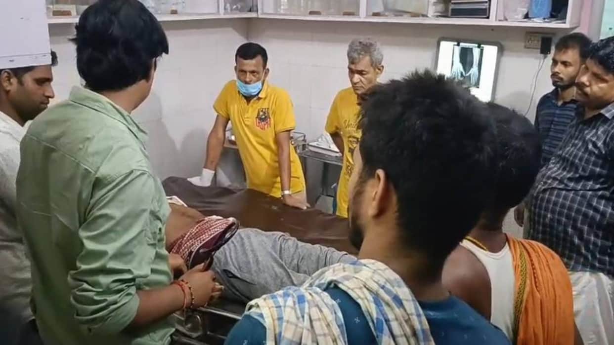 Bihar News Begusarai friend called him home took him to market and shot him panic due to firing
