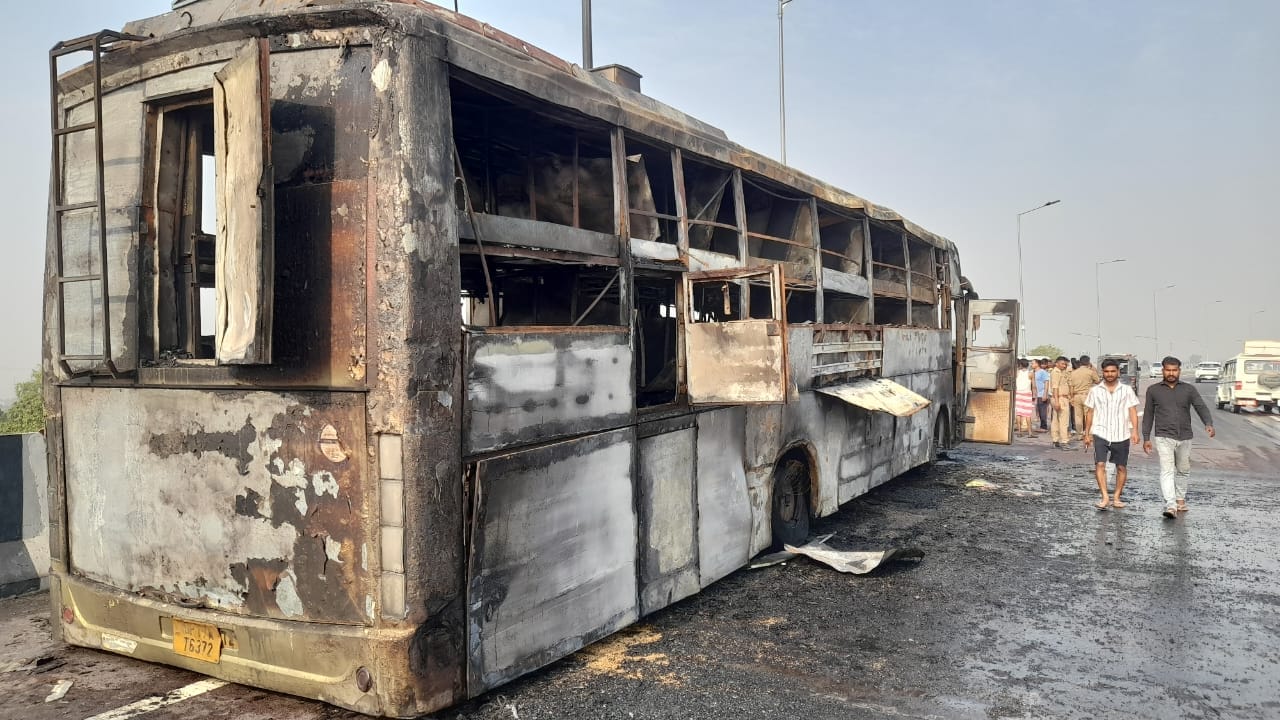 Lucknow: Five burnt alive in a bus fire, flames visible from a distance; these pictures and videos are terrify