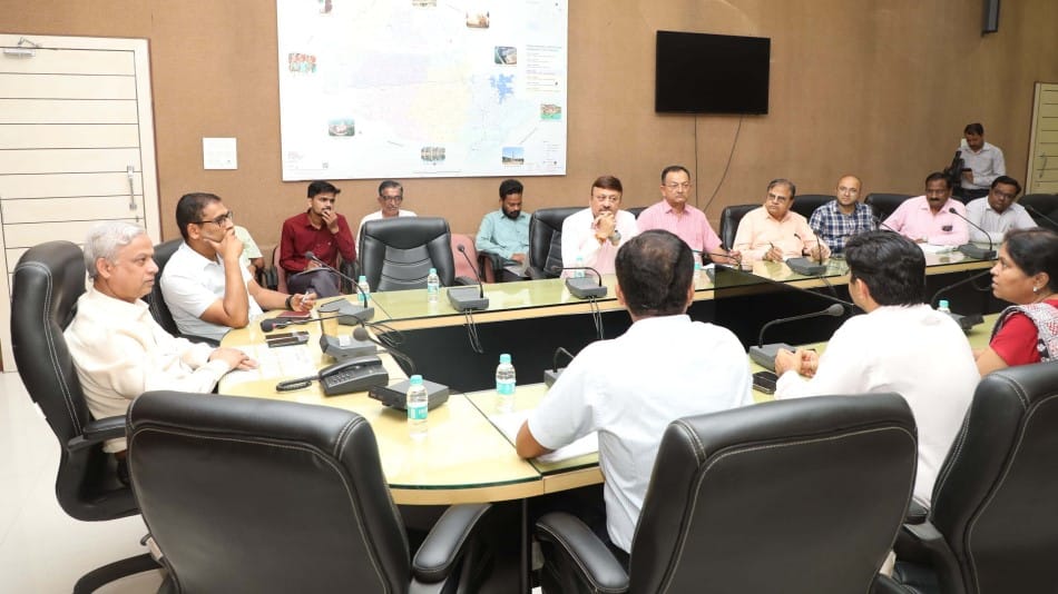 indore-news-regional-growth-summit-postponed-due-to-metro-launch
