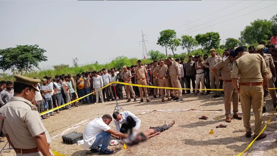 Etah murder killer stabbed 12 times From face to his private parts in Etah see photos