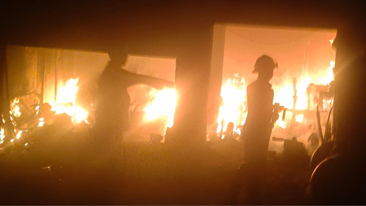 Fire broke out in a garage due to short circuit in Jagdalpur