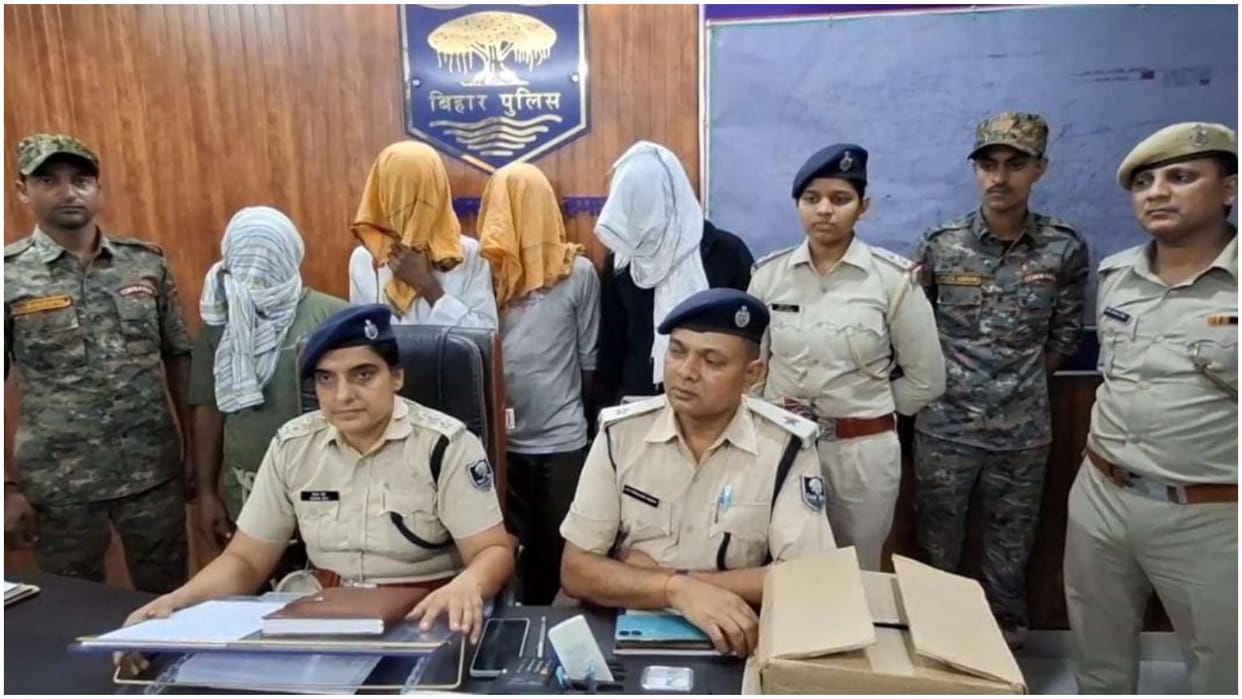 Four smugglers arrested with brown sugar worth one crore many items including car and cash recovered