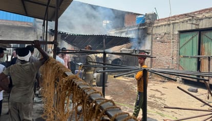 Kanpur Fire Huge fire broke out in a tannery in Wajidpur fire brigade team brought it under control