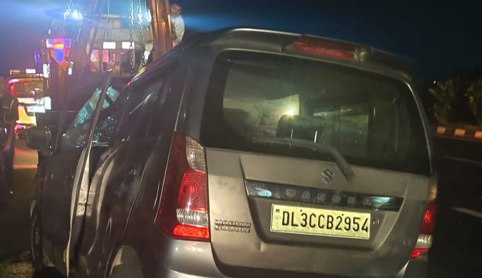 Kannauj Road Accident Car lost control and rammed into truck three people including driver injured