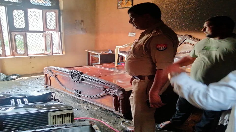 Meerut: AC of house burst with explosion in Mohanpuri, fire broke out in the room, know the reason