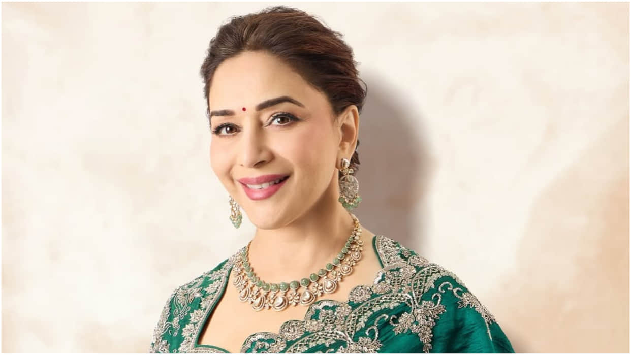 Not Shah Rukh Salman Or Aamir Khan Madhuri Dixit Pair Hit With Anil Kapoor And Sanjay Dutt