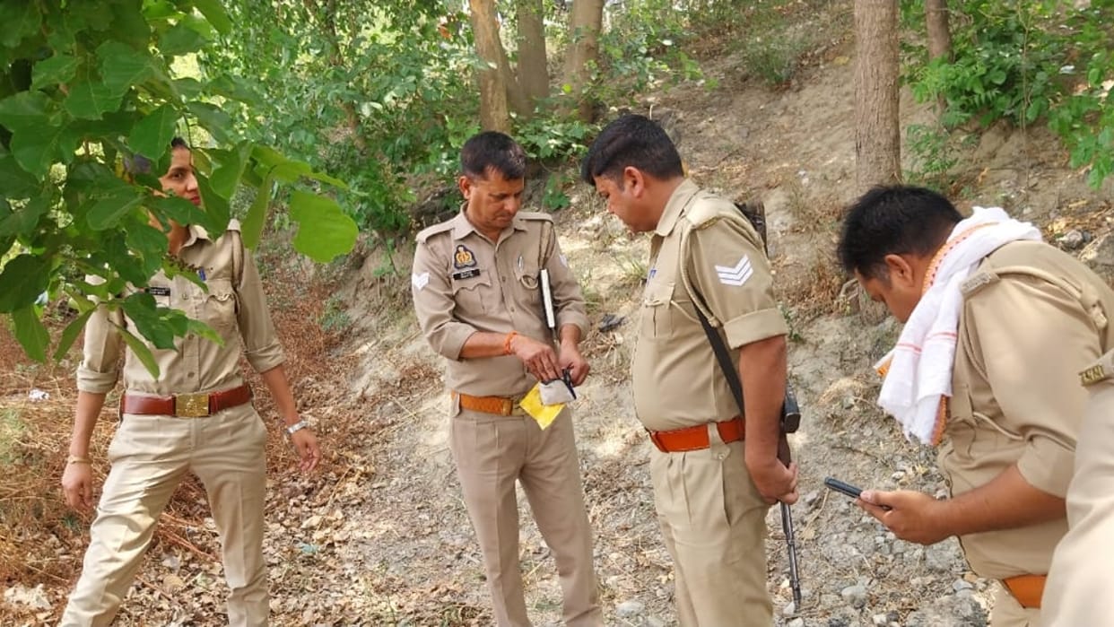 woman found dead in ditch death suspected to be in an accident in Budaun
