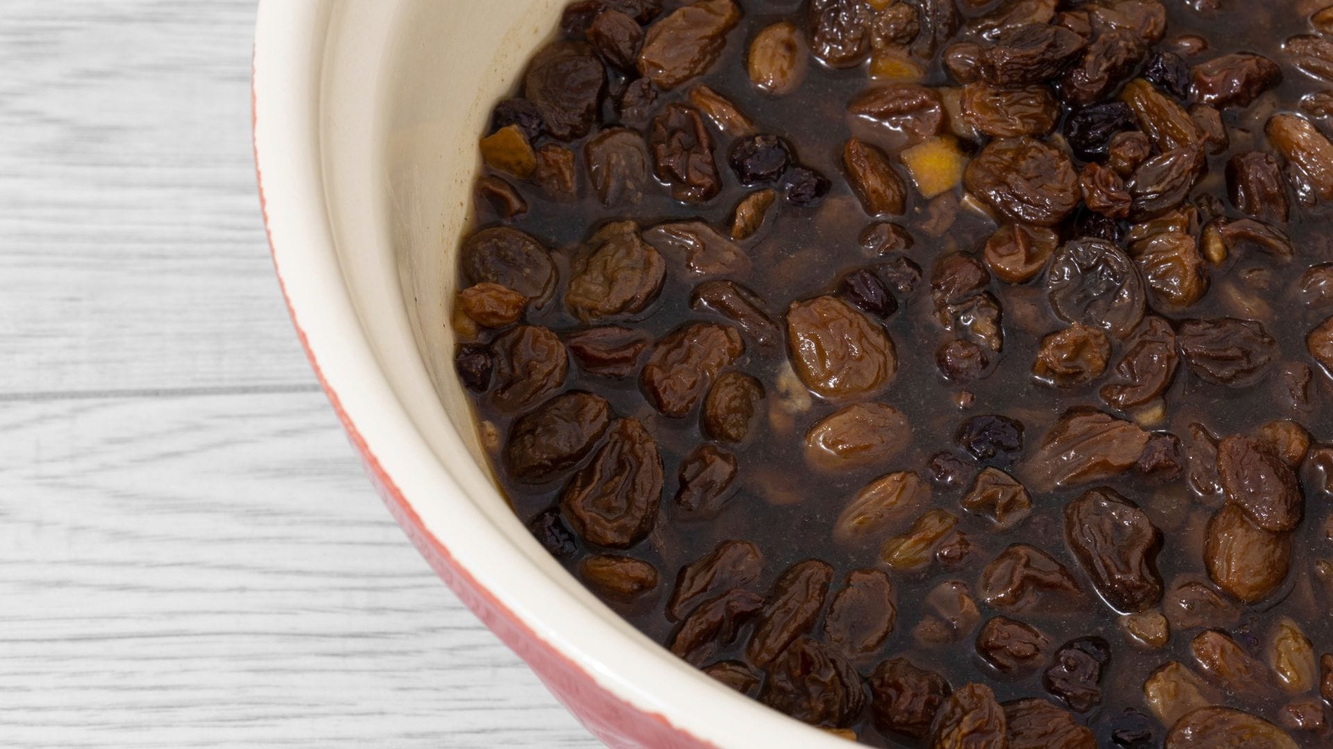 right way to eat raisins in hindi kishmish khane ka sahi tarika