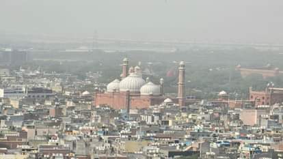 धूल के गुबार में ढकी पुरानी दिल्ली