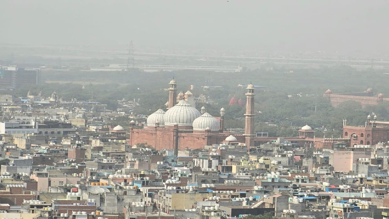Due to dust storm AQI in Delhi was 292