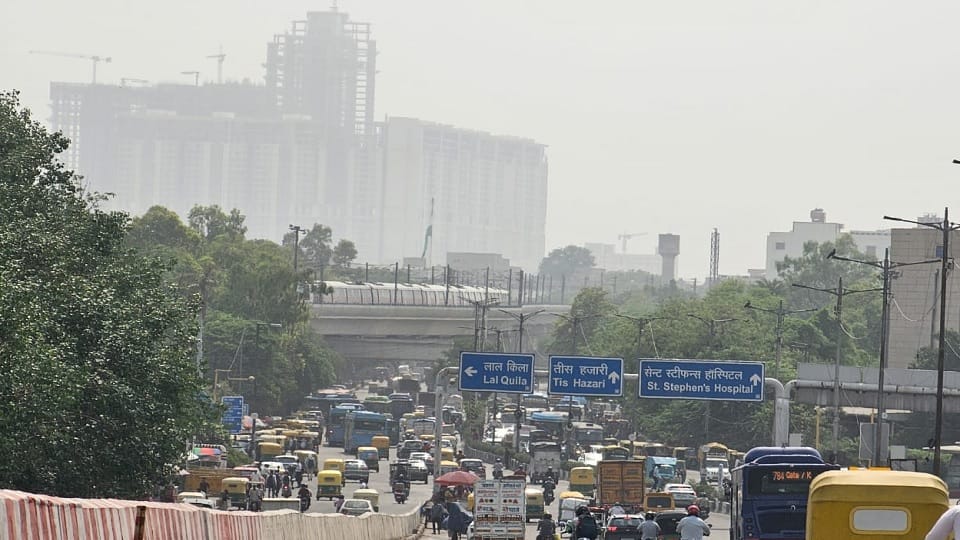 Dust clouds cover the sky in Delhi-NCR