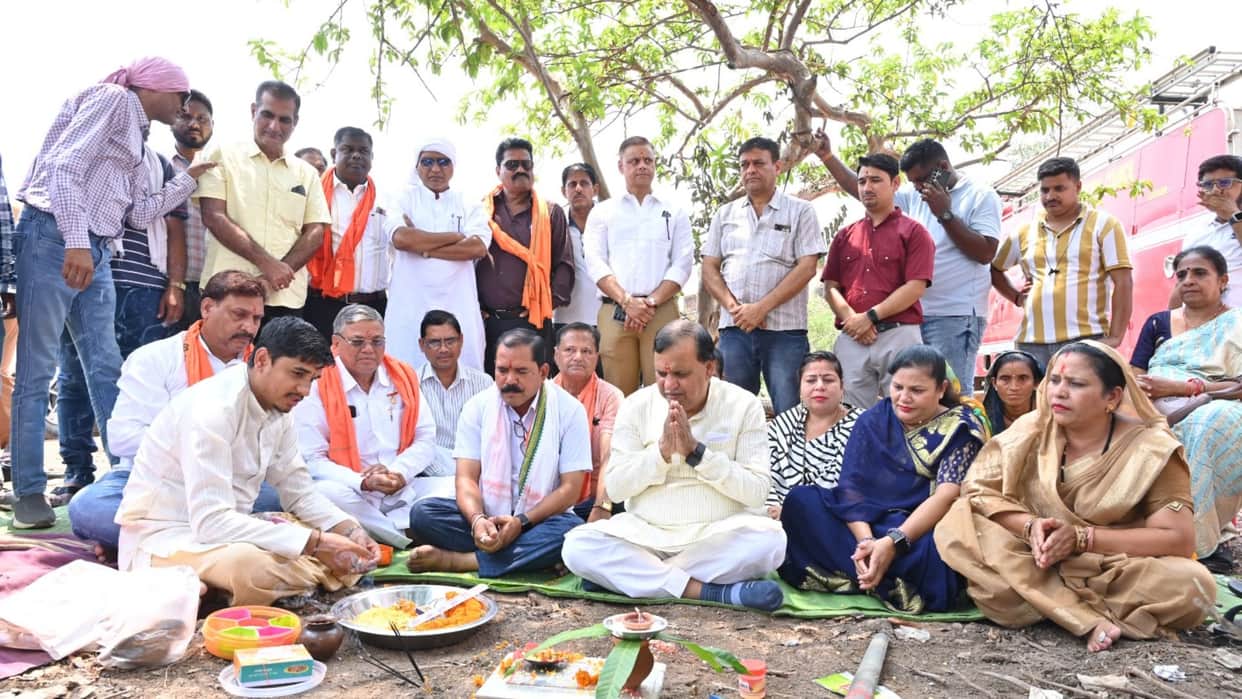 Bhoomi Pujan was done for development work worth Rs 50.13 lakh in filter plant complex in Bhatapara