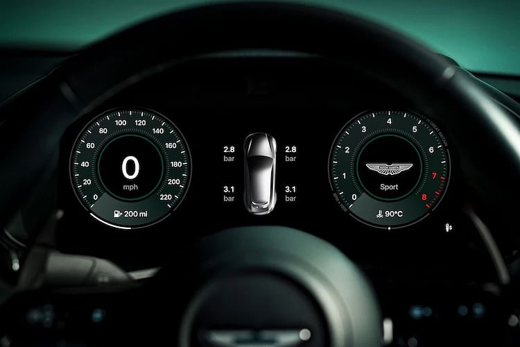 Apple CarPlay Ultra in Aston Martin Cars