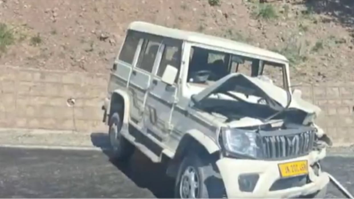 Major accident in Ramban: Car of Congress leader Ghulam Mir's convoy collides with truck, two policemen injure