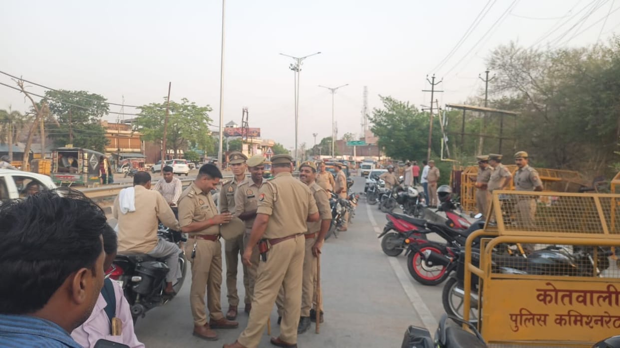 Case filed against 20 in firing in front of Mama Bhanja Chowki, four including the Chowki in-charge were injur