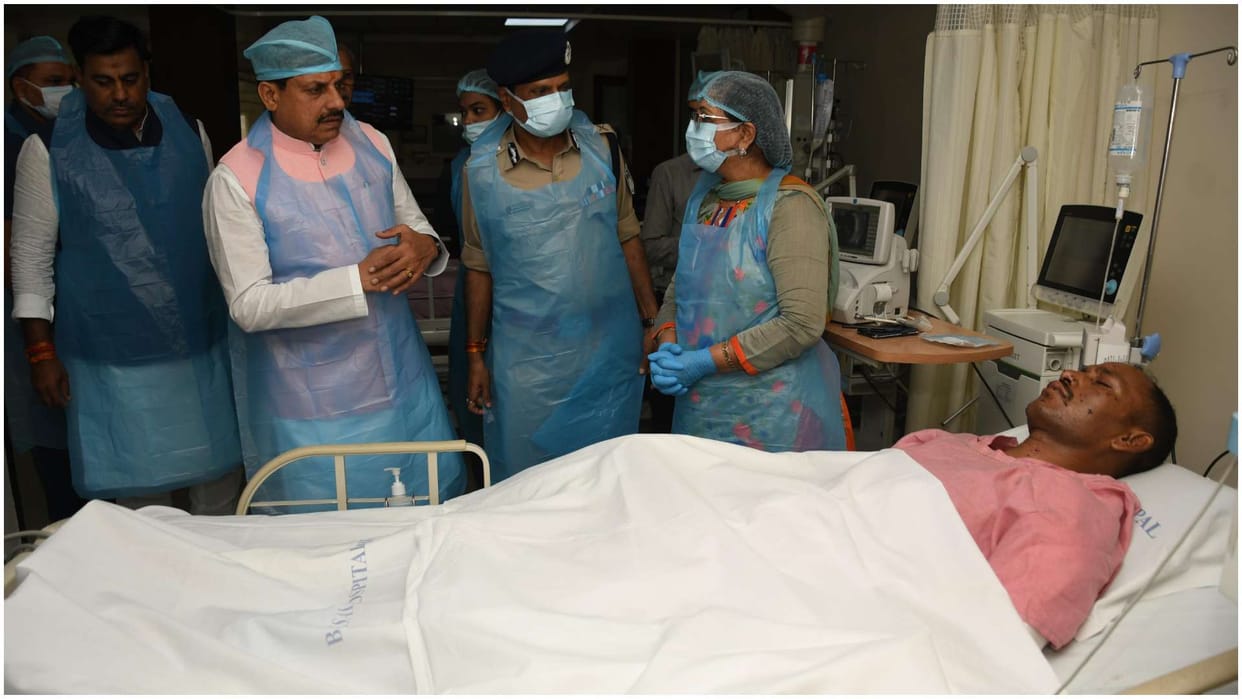 cm mohan yadav meets injured policemen after mock drill blast bhopal