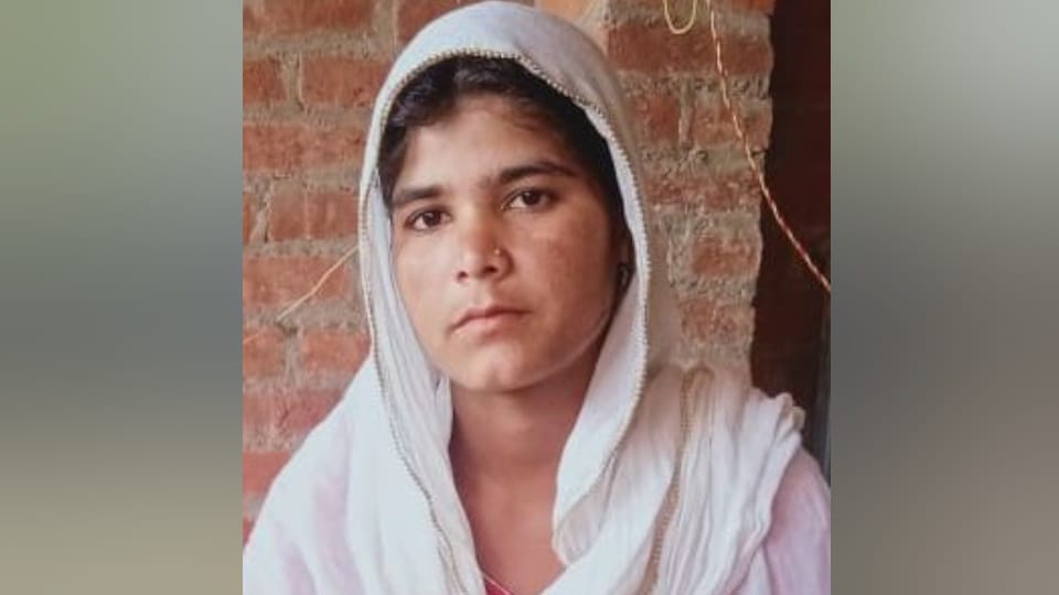 Hardoi Road Accident High speed truck and auto collided in Hardoi seven people including mother and son died