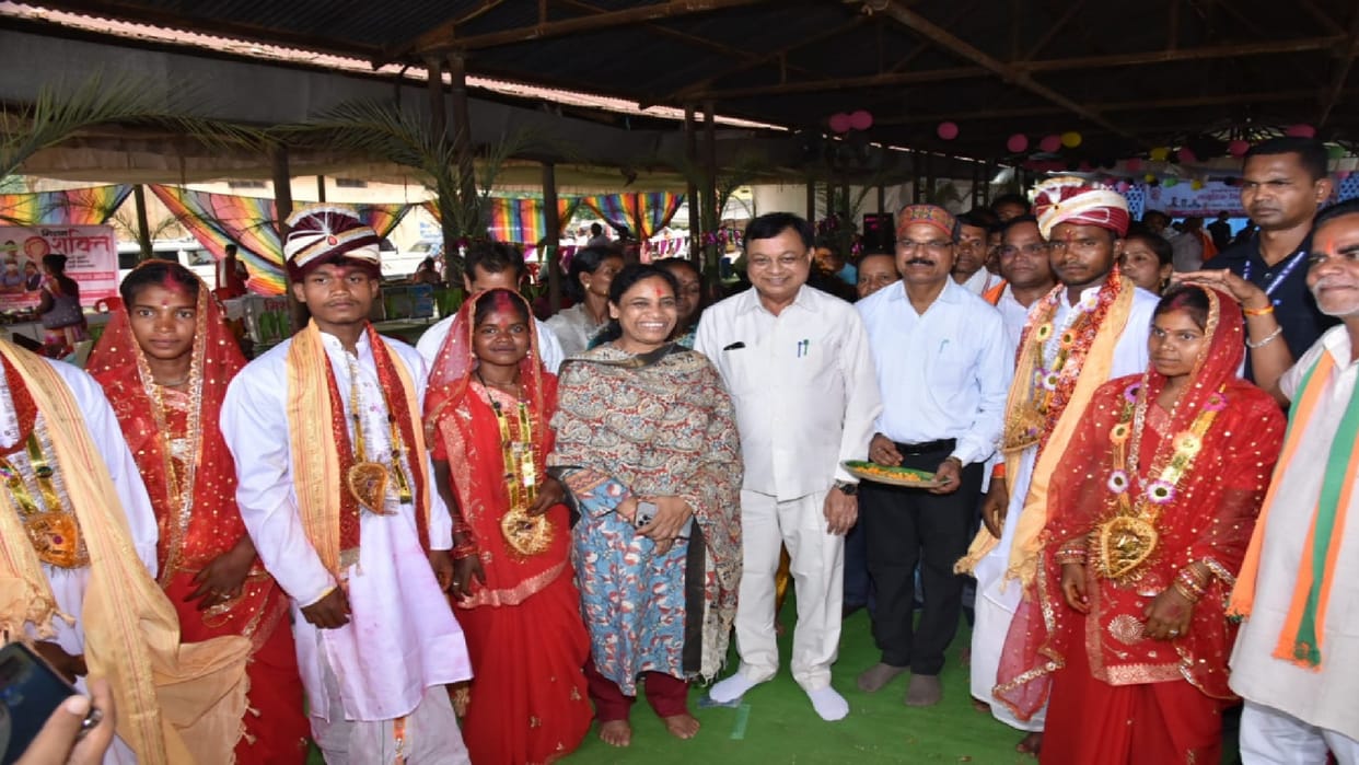 48 couple tied the knot under the Chief Minister Kanya Vivah Yojana in Chhattisgarh