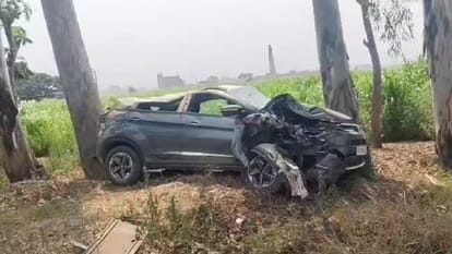 Muzaffarnagar: After hitting the bike, the car overturned several times, hit a tree, three died