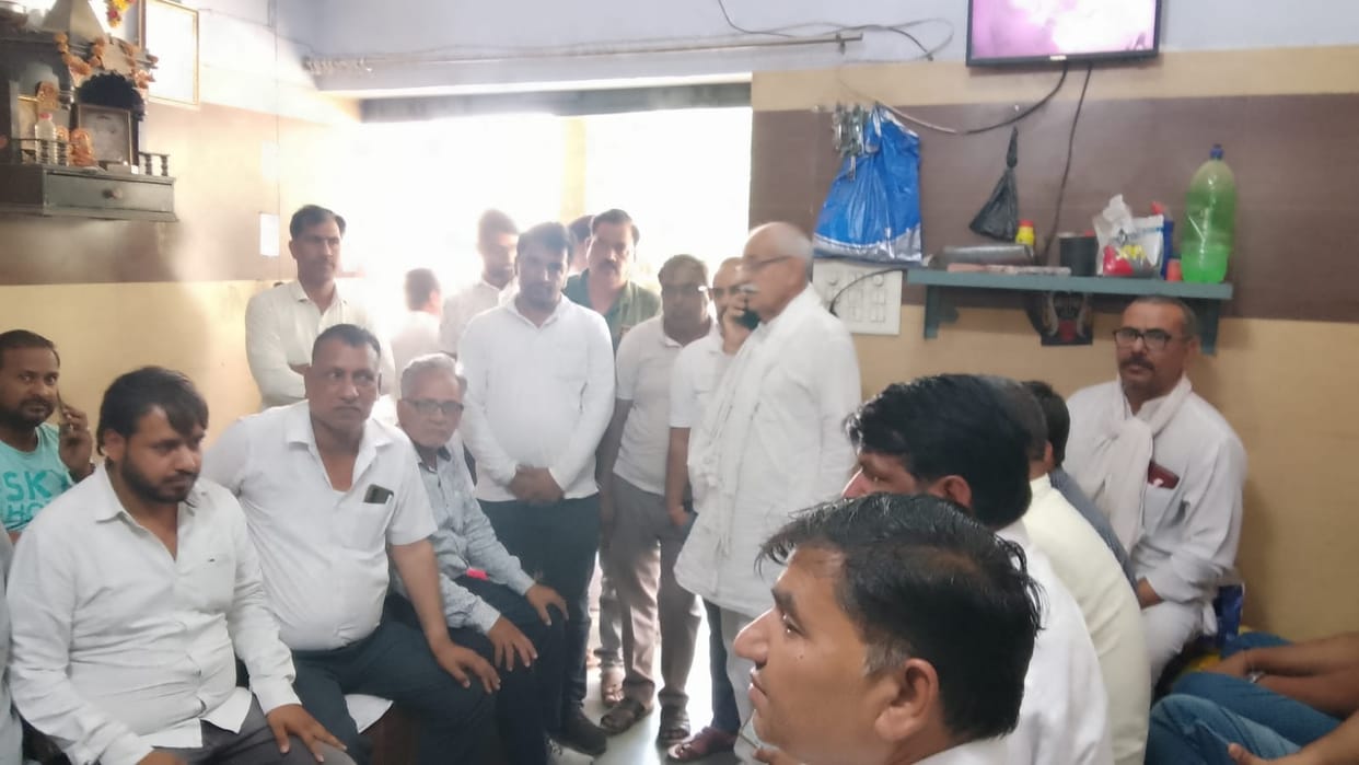 In Dadri, the new executive accused the former chief of defamation, demanded a public apology; said- the honou