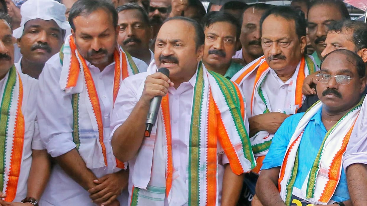 Congress accuses Kannur CPI (M) leaders of insulting Mahatma Gandhi News In Hindi