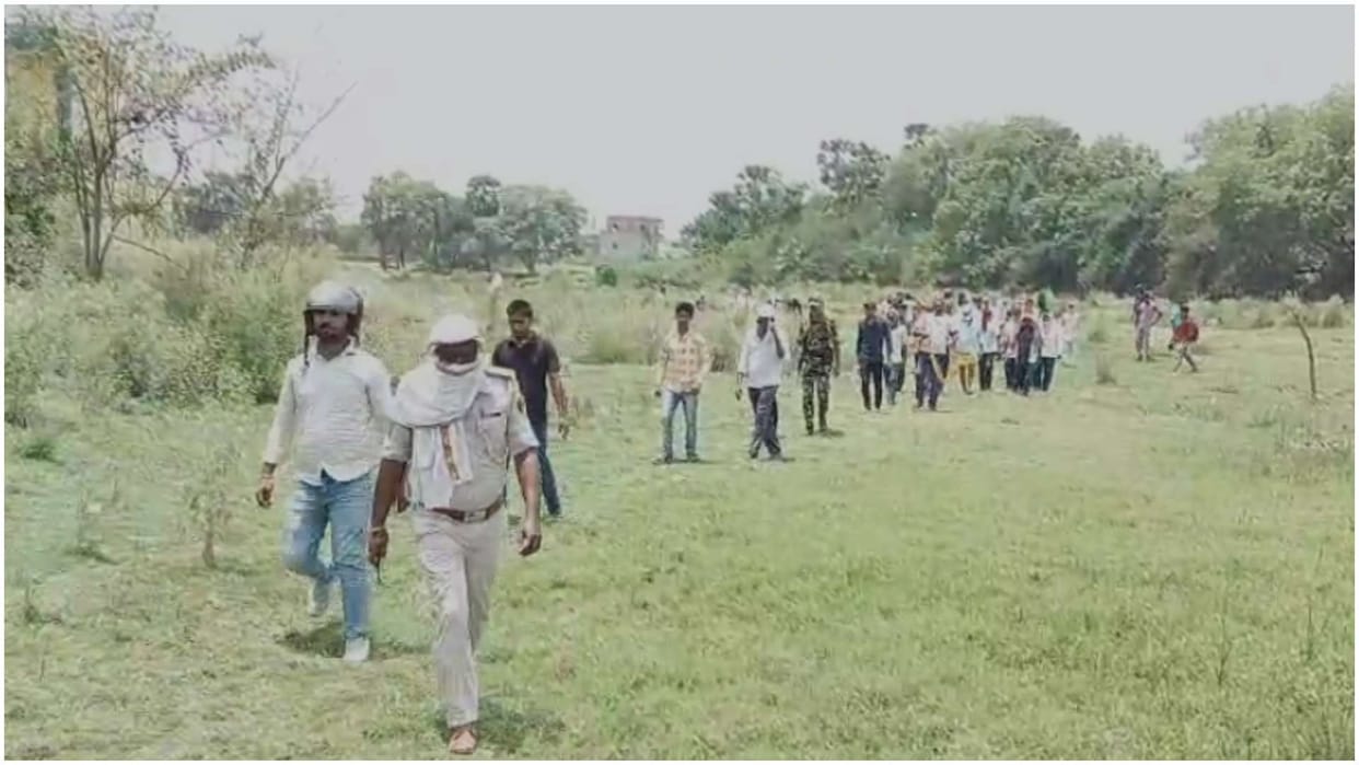 jahaanabad road accident elderly body found after 4 days family demands compensation
