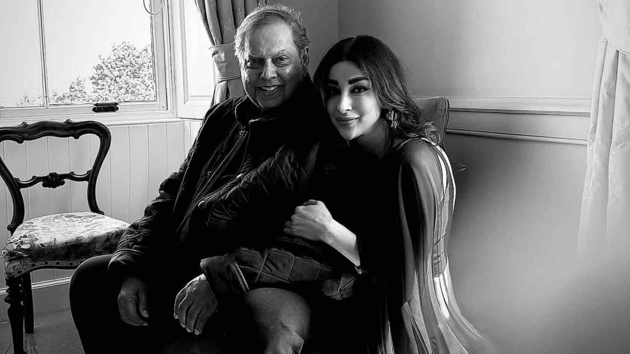 mouni roy Shares thanks to David Dhawan says Working with you sir was a life long dream