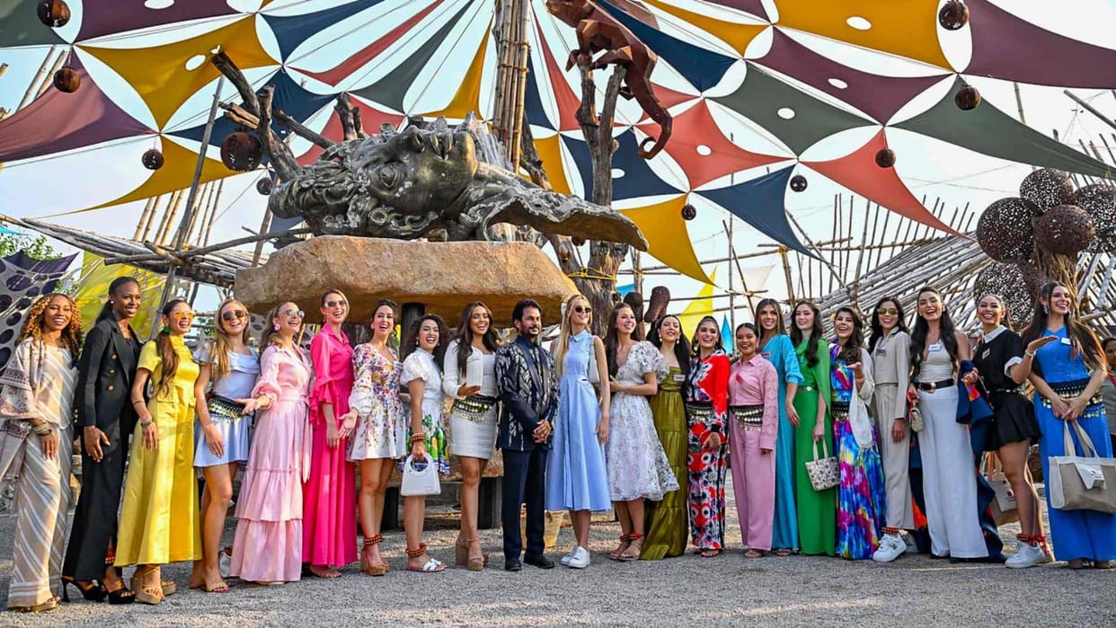 Miss World 2025 Contestants: queens soak up Telangana culture visit to legendary 700 year old banyan tree