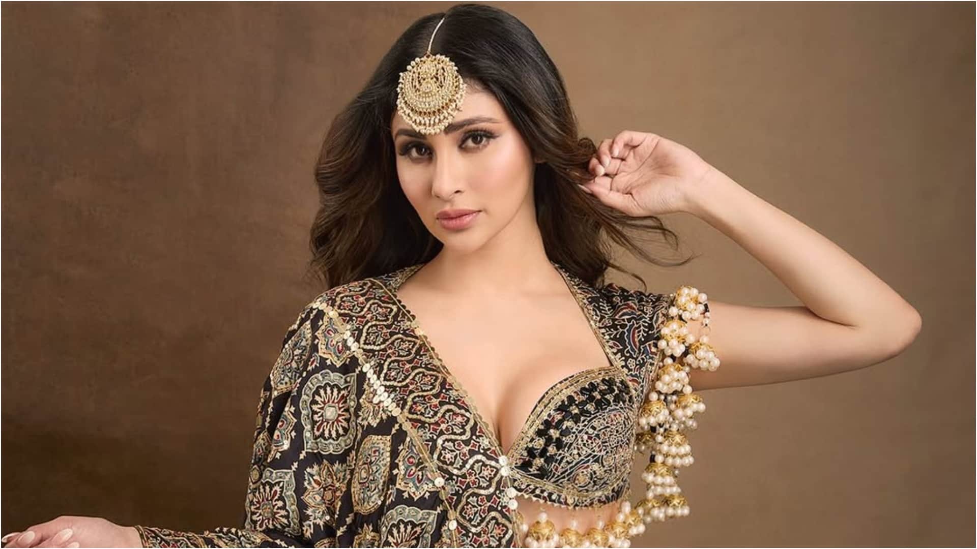 Mouni Roy Was Seen Hiding Her Face From Paparazzi In Mumbai